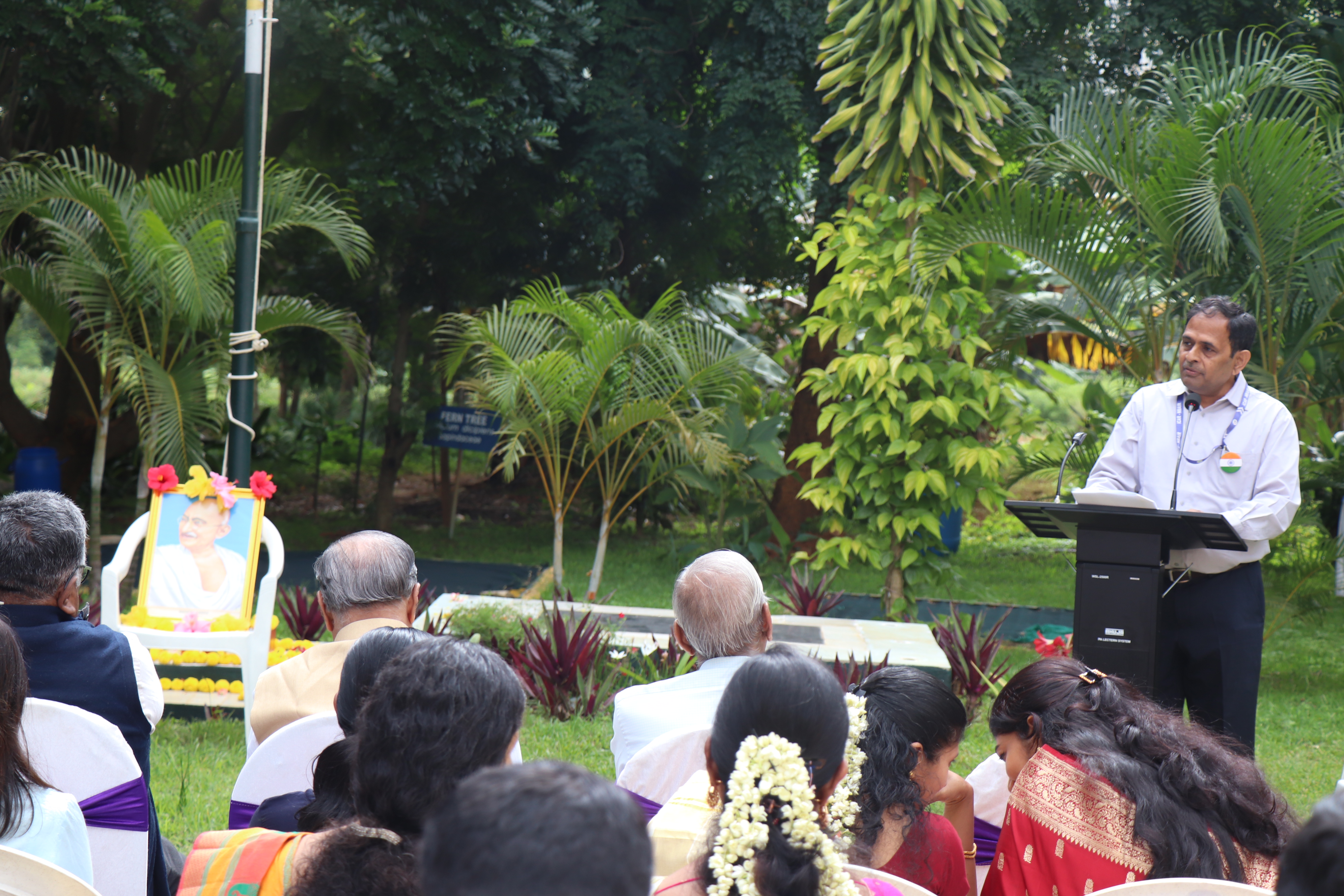Dr. M. Nagesh, Director I/c, ICAR-NBAIR addressing the gathering in eve of 75 years of Independence day celebration